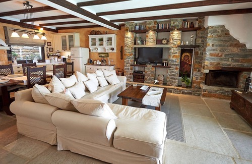 Pisses Villa | Villa Stoneflower with breathtaking sunsets & private swimming pool