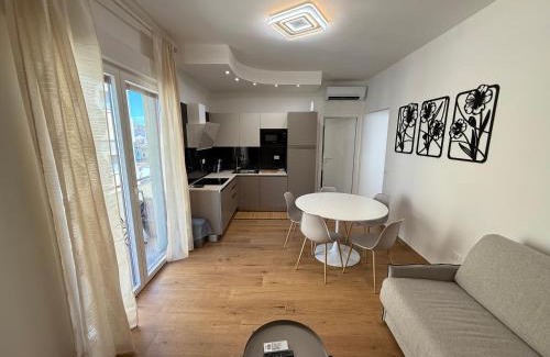 Isolotto Apartamento | Villa Strozzi - Modern Apartament
