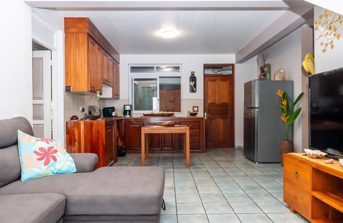 Paea Villa | Villa Sunset Manaarii in Paea Pool & Beach