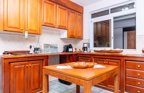 Paea Villa | Villa Sunset Manaarii in Paea Pool & Beach