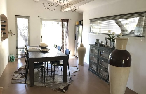 Le Beausset Casa | Villa rodeada de olivos con jacuzzi.