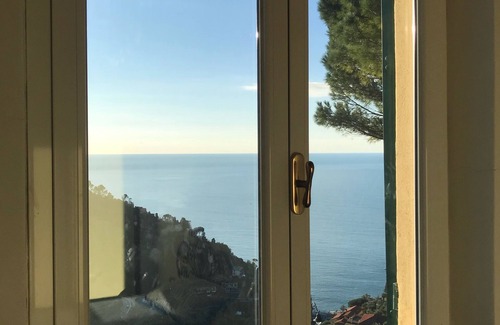 Zoagli Villa | Villa rodeada de vegetación con vistas al mar sobre el Golfo de Portofino