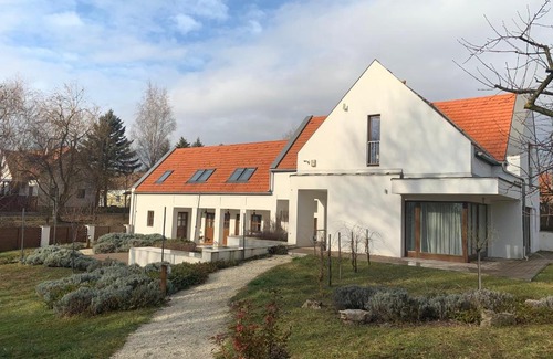 Vaszoly Cama Y Desayuno | Villa Szent Jakab