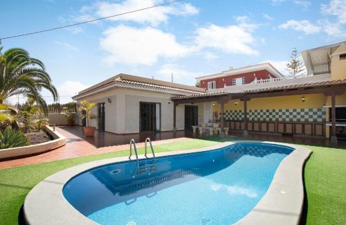 Icod de los Vinos Chalet De Esquí | Villa Tazana