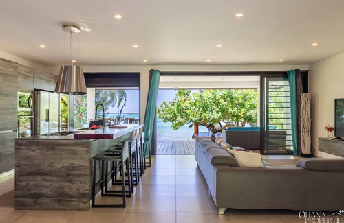 Moorea-Maiao Villa | Villa Tiahura - 3BR Beachfront Villa