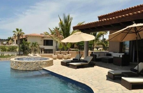 Los Cangrejos II y ÌII Villa | Villa Tequila Gold at Punta Ballena