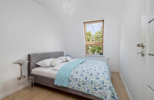 Swinoujscie Apartamento | Villa Teresa Apartament Morski w Świnoujściu z Parkingiem i Balkonem by Noclegi Renters