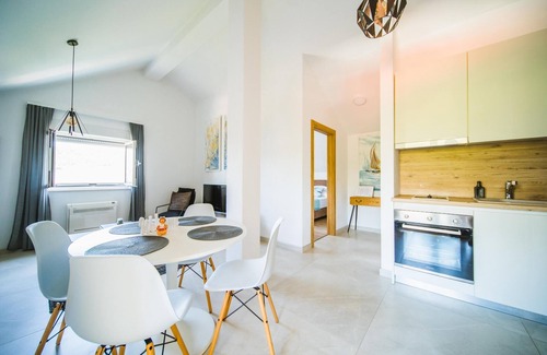 Cove Tri Zala (Zrnovo) Apartamento | Villa Teuta