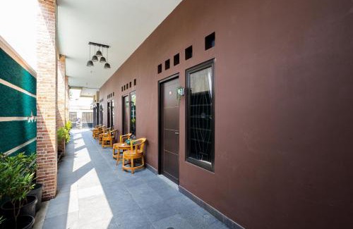 Java Hotel | Villa Three King FM Mitra RedDoorz