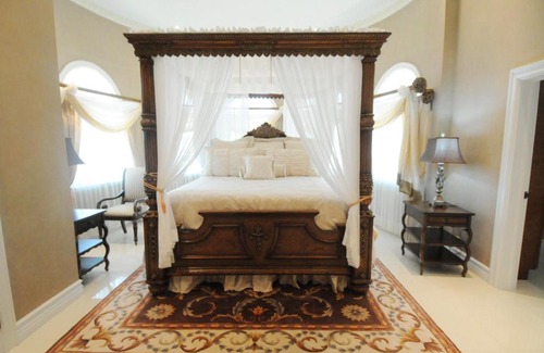 IronShore Estates Villa | Villa Tianna