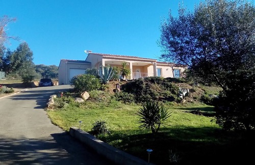 Casaglione Villa | Villa moderna frente al Golfo de Liscia GPS posición 42 ° 04'07. 0 "N8 ° 44'03. 5" E