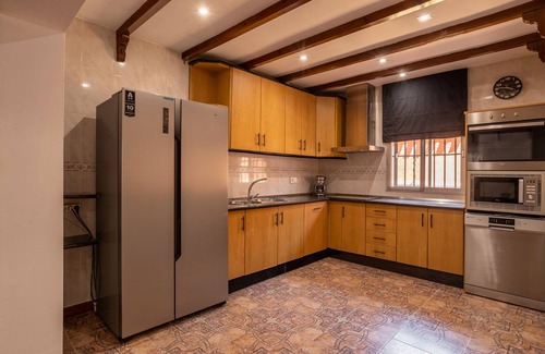 Motril Villa | Villa 'Torres Motril' con vistas al mar, Wi-Fi y aire acondicionado