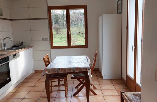 Aix-les-Bains Villa | Villa Tout Confort, 4 Personnes, Très Ensoleillée, Grand Calme, Jardin Arboré