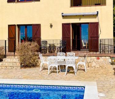 Calonge Villa | Villa Tranquila Large luxury 3 bedroomed 2 bathrooms private Villa with pool and Sea Views in Calonge Sant Antoni de Calonge