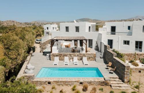 Maragas Villa | Villa Tranquilla - Beach House, Seaview, Pool & Jacuzzi