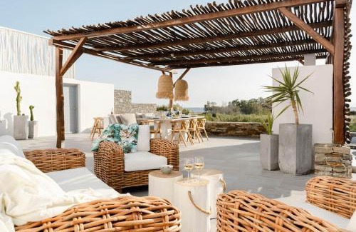 Maragas Villa | Villa Tranquilla - Beach House, Seaview, Pool & Jacuzzi