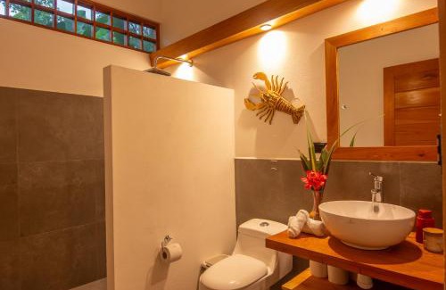 Chiguata Casa | Villa Tucán Pool - 10-Min Walk to Shore