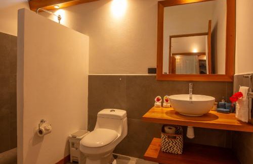 Chiguata Casa | Villa Tucán Pool - 10-Min Walk to Shore