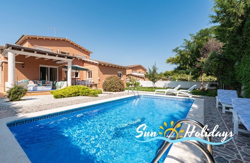 El Roc de Sant Gaieta Villa | Villa Tulipes con piscina privada: el oasis de confort y naturaleza.