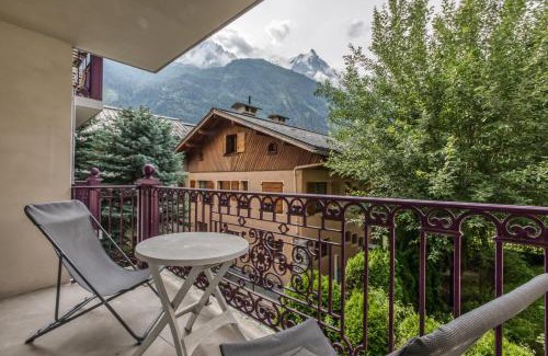 Chamonix City Centre Apartamento | Villa Vallet- Newly renovated 2 bedroom nestled just off the main street