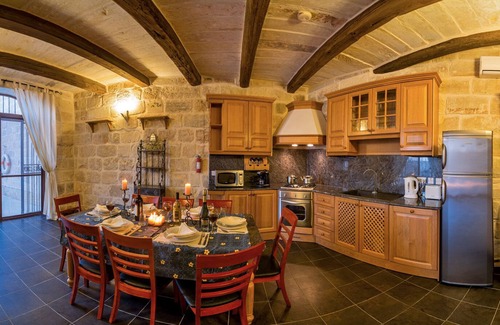 Misraħ Strejnu Villa | Villa Valletta - Charming & traditional villa With private pool and garden