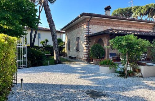 Forte dei Marmi Villa | Villa Vanna - the ancient Forte just in the center