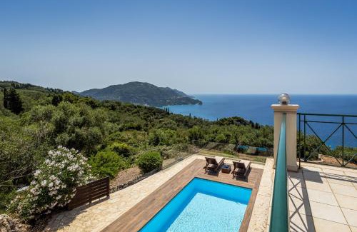 Sinarades Villa | Villa Vardia-Amazing Seaviews with heated pool