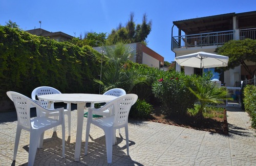 Alcamo Marina Chalet De Esquí | Villa Venus with direct access to the beach