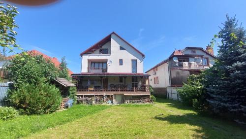 Svalyava Casa | Villa Verde Зелена вілла