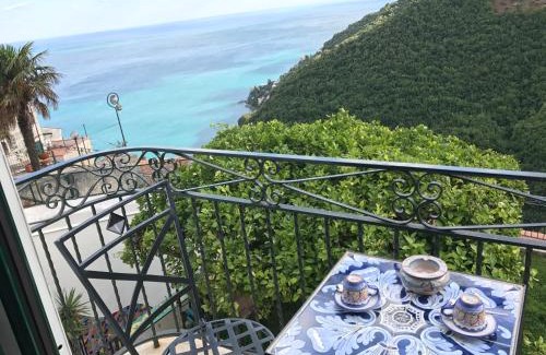 Raito Casa | villa verde sul mare