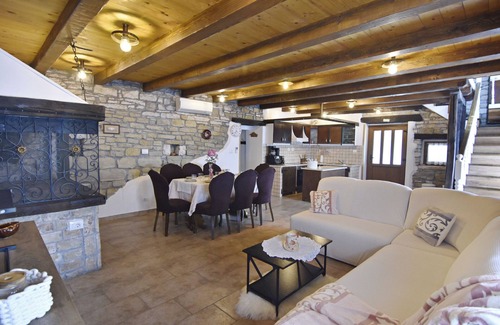 Sveti Bartol Villa | Villa Anna Groznjan, encantadora villa de piedra con piscina climatizada