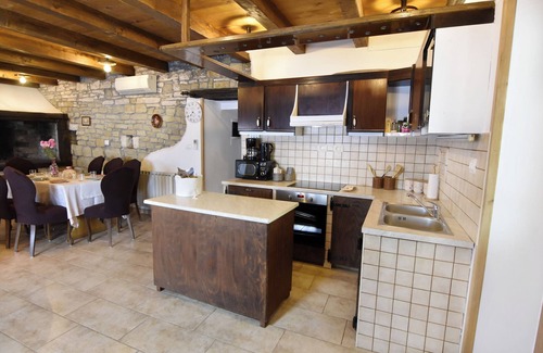 Sveti Bartol Villa | Villa Anna Groznjan, encantadora villa de piedra con piscina climatizada