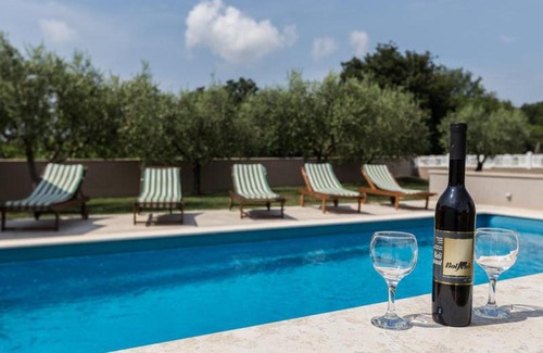 Kastelir Villa | Villa Viktoria