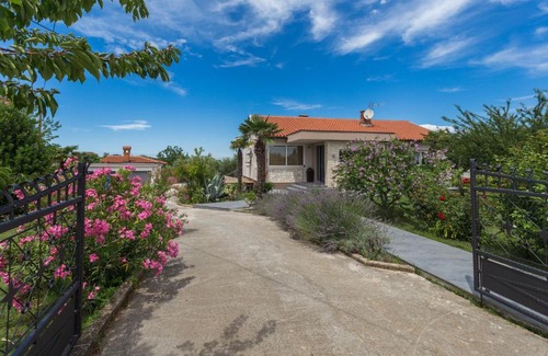 Kastelir Villa | Villa Viktoria
