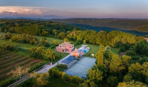 Tinjan Villa | Villa Village