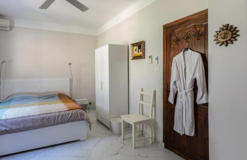 Ensues-la-Redonne Cama Y Desayuno | Villa Violette