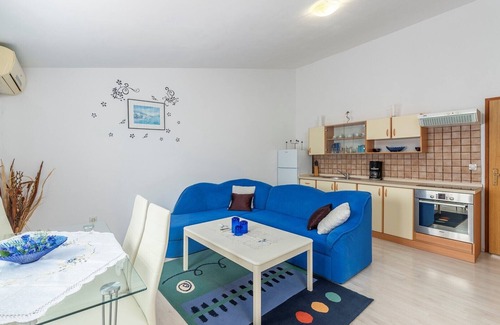 Strpacici Apartamento | Villa Visnjan with Pool / One-Bedroom Apartment No.2 with Pool View