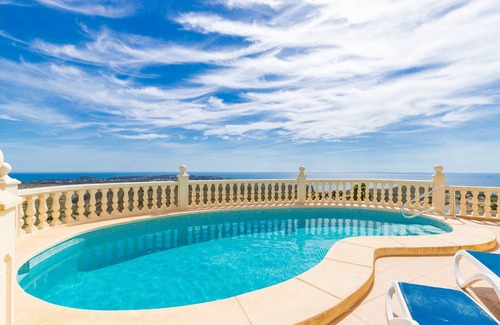 Benitachell Villa | Villa 'Vista Ibiza' con vistas al mar, piscina privada, jardín, balcón, Wi-Fi y A/C