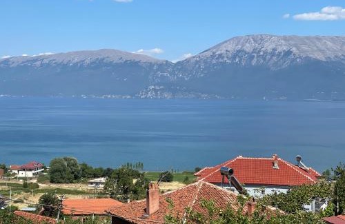 Udenisht Cama Y Desayuno | Villa Vista Lago