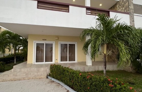 Dixon Cove Condominio | Paraíso frente al mar