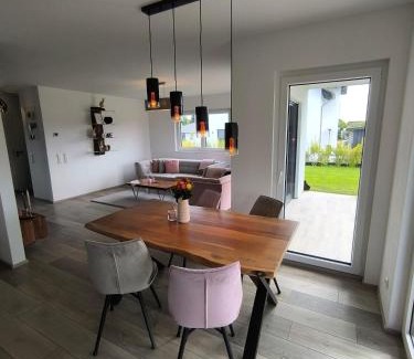 Darscheid Villa | VILLA VULKANEIFEL -modern -familienfreundlich -Terrasse -Doppelgarage -ruhiger Lage