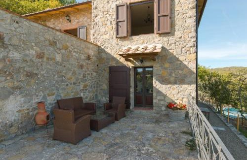 Castellina in Chianti Villa | Villa W Infinty Pool Villa in the Heart of Chianti