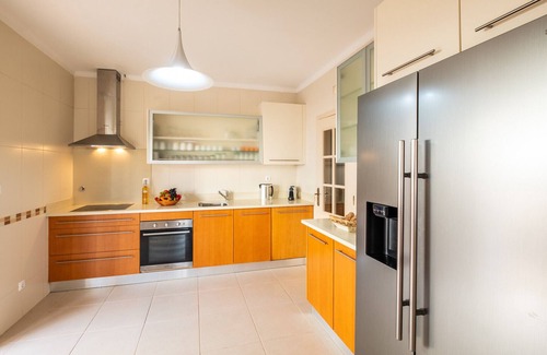 Almancil Villa | Villa w/ private pool & BBQ in Varandas do Lago