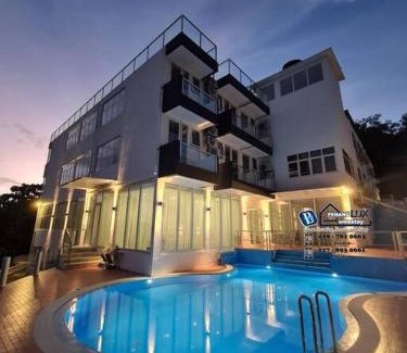 Bayan Lepas Casa | Villa w/PrivatePool Golf View Snooker BBQ 10BR