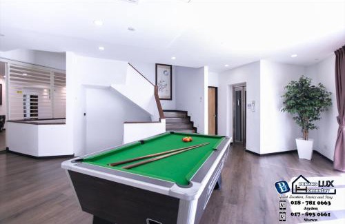 Bayan Lepas Casa | Villa w/PrivatePool Golf View Snooker BBQ 10BR