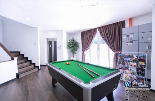 Bayan Lepas Casa | Villa w/PrivatePool Golf View Snooker BBQ 10BR