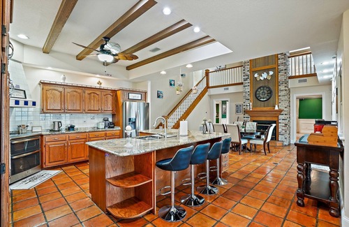 Anona Villa | Villa Waterfront w/ POOL, few mins from the BEACH