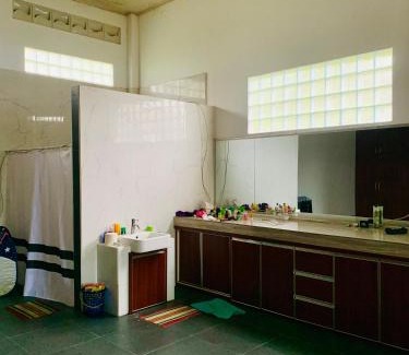 Langowan Cama Y Desayuno | Villa Watumea, Tondano Lake View