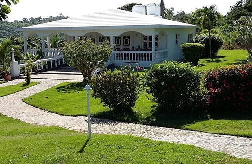 Las Galeras Apartamento | Villa de 2 habitaciones, 2 baños, sala, cocina, terraza, jardín y piscina