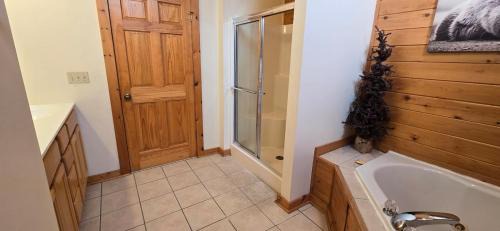 McHenry Casa | Villa With A View- 4 bedroom townhouse with lake and ski slope views